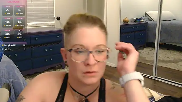 Snapshot of dixie_comanche chatting on 10.01.25 dixie comanche online show from 10.01.25