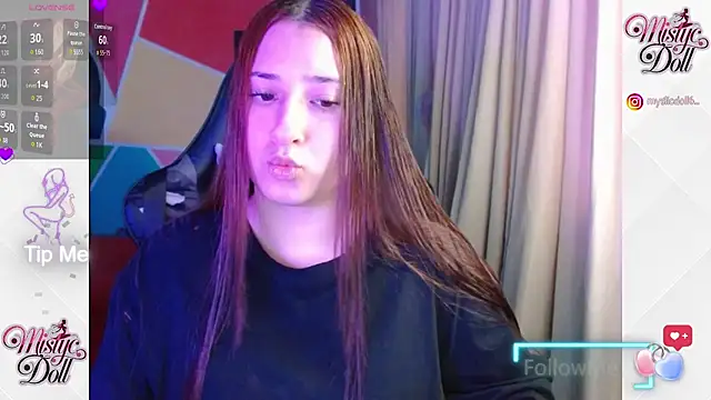 Snapshot of Mysticdoll69_ chatting on 10.07.25 Mysticdoll69 online show from 10.07.25