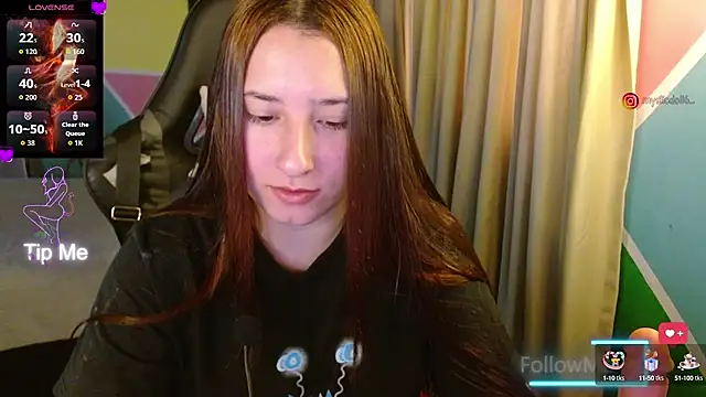 Snapshot of Mysticdoll69_ chatting on 10.18.25 Mysticdoll69 online show from 10.18.25