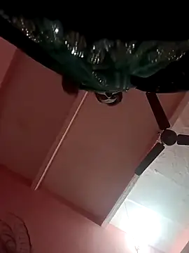 Snapshot of Neelam-baby1 chatting on 11.24.25 Neelam-baby1 online show from 11.24.25