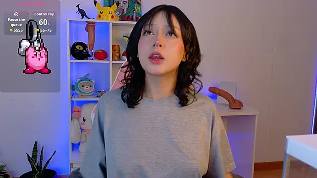 Snapshot of Sallie_Doll chatting on 10.22.25 Sallie Doll online show from 10.22.25