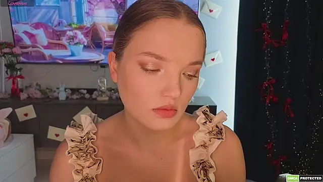 JulieLupo online show from 04.09.26