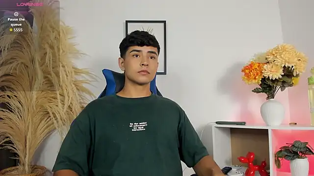 Snapshot of Thiago_Connor21 chatting on 05.14.26 Thiago Connor21 online show from 05.14.26