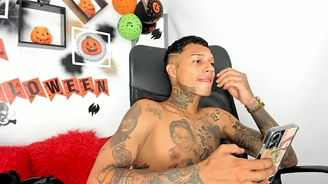 Snapshot of The_boy_dreams1 chatting on 10.26.25 The boy dreams1 online show from 10.26.25