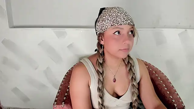 Molly Logan online show from 02.12.26