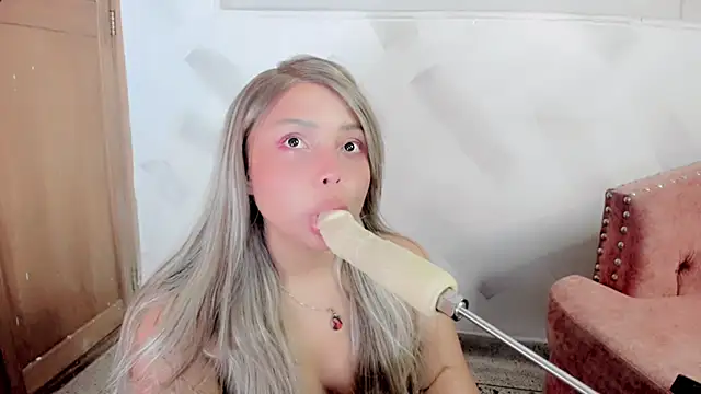 Molly Logan online show from 02.22.26