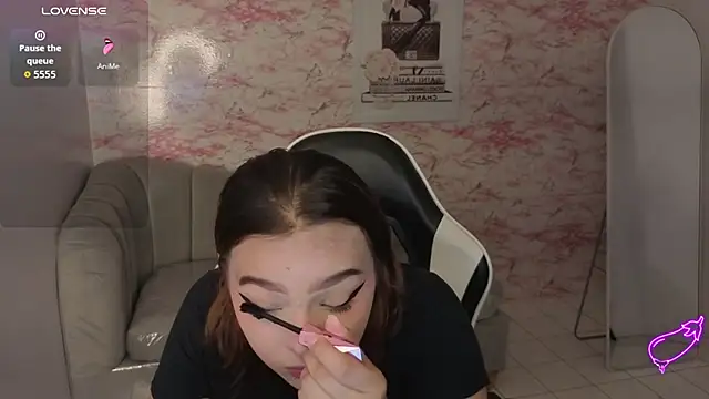 mia foster t online show from 02.22.26