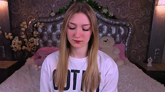 AngelAnabelle online show from 04.03.26