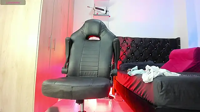 Snapshot of _Duriel chatting on 01.06.26 Duriel online show from 01.06.26