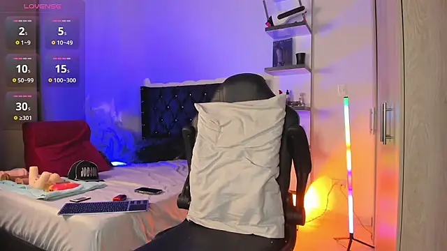 Snapshot of _Duriel chatting on 02.03.26 Duriel online show from 02.03.26