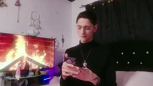 Tyler cat online show from 11.11.25