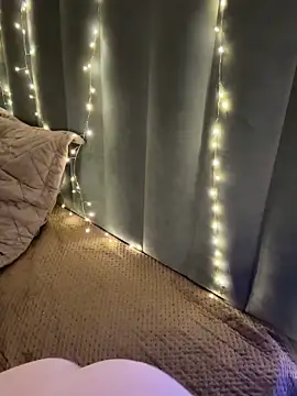 KellyMoors online show from 02.11.26