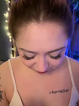 KellyMoors online show from 03.05.26