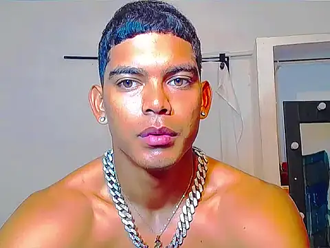 Snapshot of theMyke101 chatting on 05.13.26 theMyke101 online show from 05.13.26