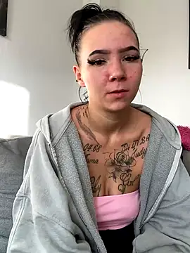 YoungZoexx online show from 10.09.25