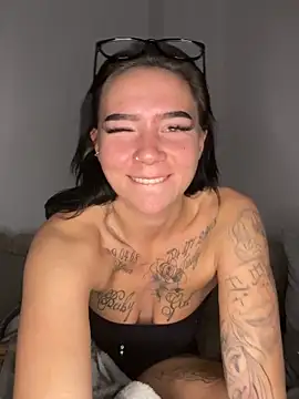 YoungZoexx online show from 11.04.25