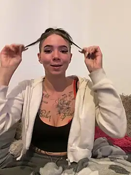 YoungZoexx online show from 11.10.25