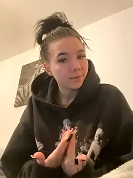 YoungZoexx online show from 11.22.25