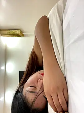 Snapshot of Noen_22 chatting on 10.08.25 Noen 22 online show from 10.08.25