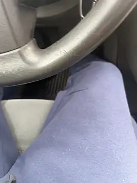 Snapshot of ayrtonmen chatting on 10.28.25 ayrtonmen online show from 10.28.25