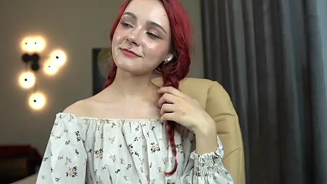 Snapshot of ElizabethMilller_ chatting on 10.02.25 ElizabethMilller  online show from 10.02.25