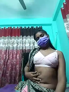 Snapshot of hottywife-03 chatting on 11.30.25 hottywife-03 online show from 11.30.25