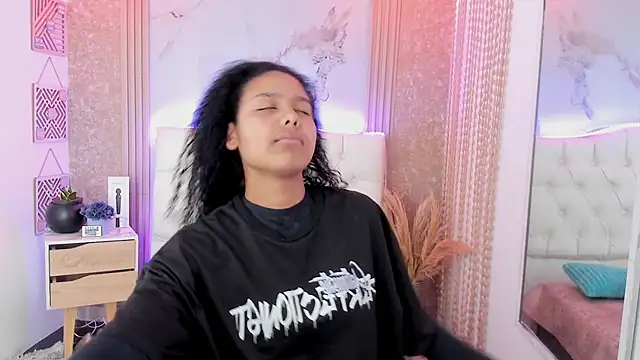 AriaVega online show from 02.11.26