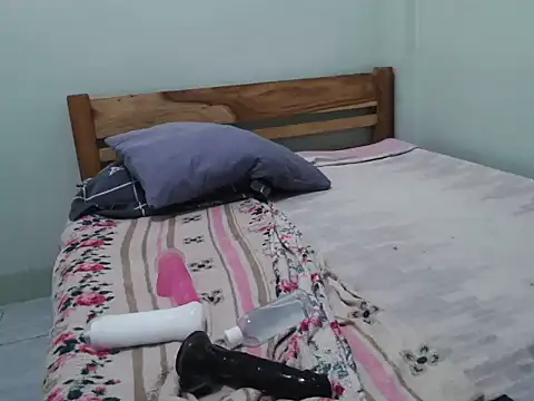 TeaseNPlease 13 online show from 11.13.25