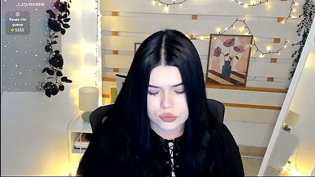 Mona Esty online show from 02.06.26