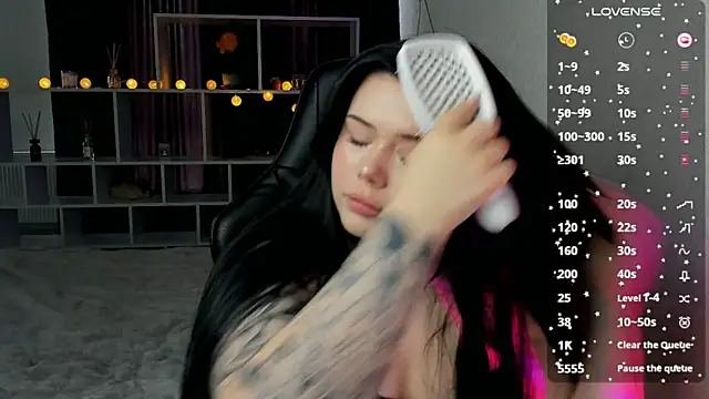 Mona Esty online show from 06.08.26