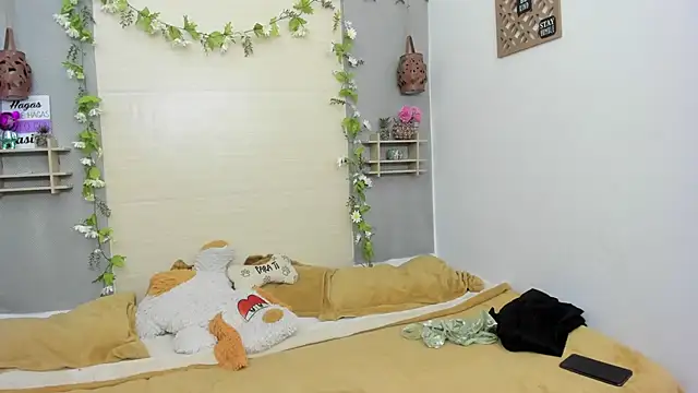 Snapshot of saaracoleman chatting on 10.08.25 saaracoleman online show from 10.08.25