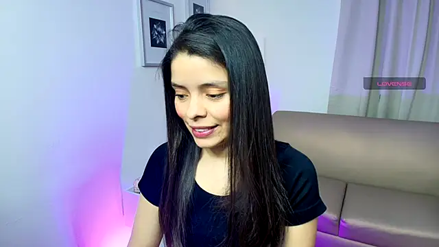 Snapshot of victoria_stern chatting on 10.14.25 victoria stern online show from 10.14.25