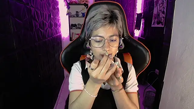 Snapshot of lunarichy22 chatting on 02.11.26 lunarichy22 online show from 02.11.26