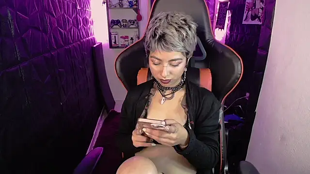 Snapshot of lunarichy22 chatting on 02.18.26 lunarichy22 online show from 02.18.26