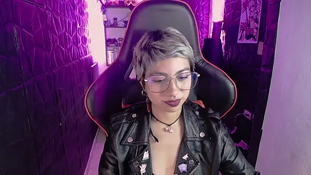 Snapshot of lunarichy22 chatting on 02.24.26 lunarichy22 online show from 02.24.26