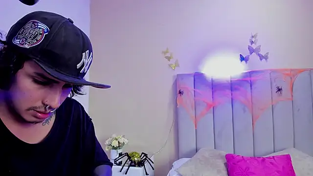 Snapshot of Kaoz_23_ chatting on 10.04.25 Kaoz 23 online show from 10.04.25