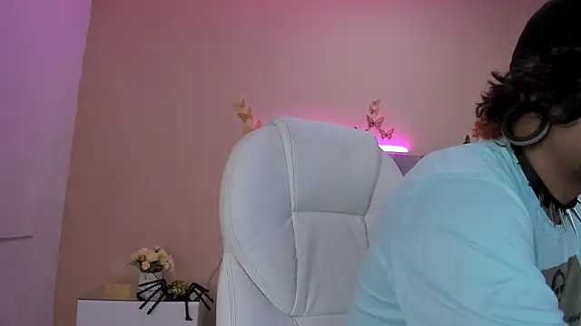 Snapshot of Kaoz_23_ chatting on 10.19.25 Kaoz 23 online show from 10.19.25