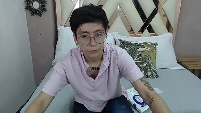 Snapshot of Teddy_Jacobs chatting on 10.07.25 Teddy Jacobs online show from 10.07.25