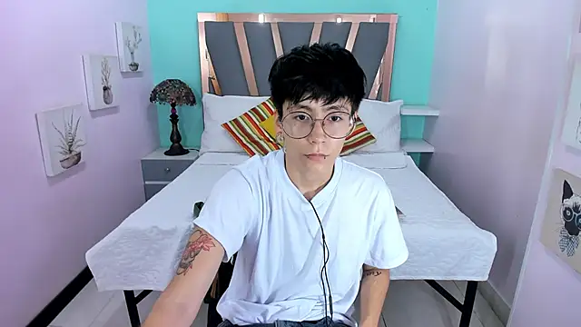 Snapshot of Teddy_Jacobs chatting on 10.08.25 Teddy Jacobs online show from 10.08.25