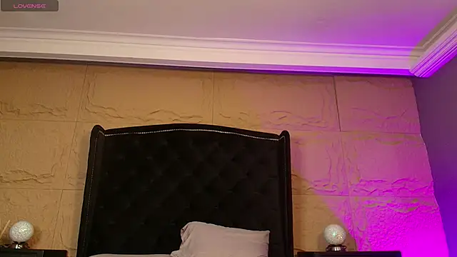 naomi hill1 online show from 10.10.25