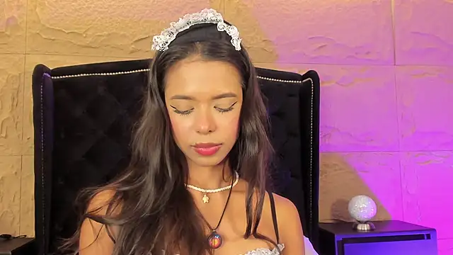 naomi hill1 online show from 12.04.25