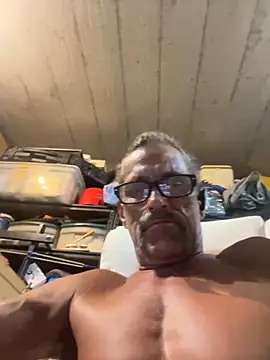 Snapshot of Tommy_Love23 chatting on 10.24.25 Tommy Love23 online show from 10.24.25