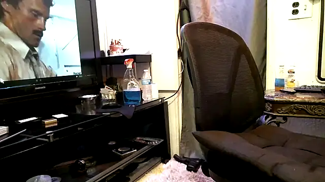 Snapshot of Tommy_Love23 chatting on 02.01.26 Tommy Love23 online show from 02.01.26