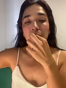 Snapshot of SabrinaEvanss_ chatting on 04.14.26 SabrinaEvanss online show from 04.14.26