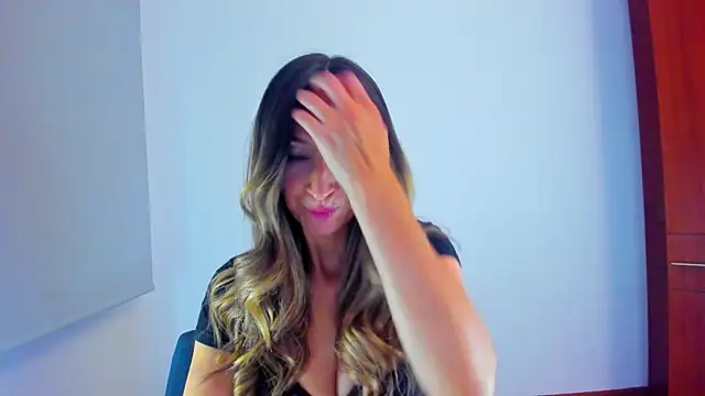 Velourmuse online show from 04.09.26