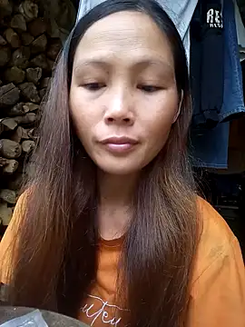 Snapshot of hanghuong chatting on 10.08.25 hanghuong online show from 10.08.25