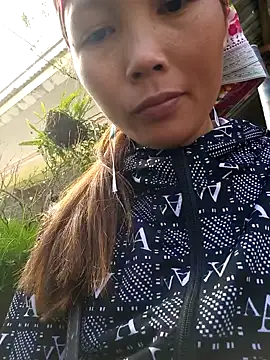 Snapshot of hanghuong chatting on 10.10.25 hanghuong online show from 10.10.25