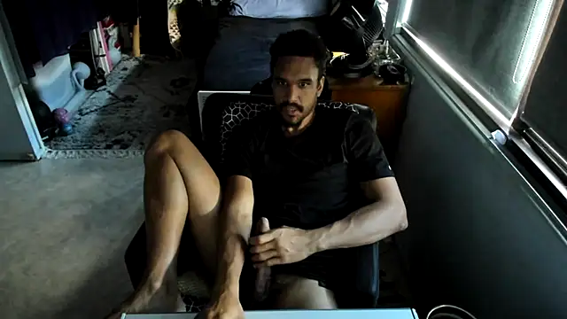 Snapshot of CassiusJohnson chatting on 10.13.25 CassiusJohnson online show from 10.13.25