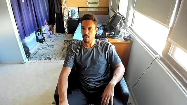 Snapshot of CassiusJohnson chatting on 10.14.25 CassiusJohnson online show from 10.14.25