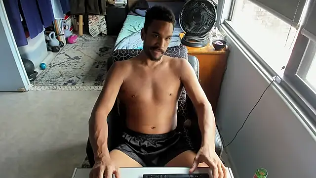 Snapshot of CassiusJohnson chatting on 10.18.25 CassiusJohnson online show from 10.18.25